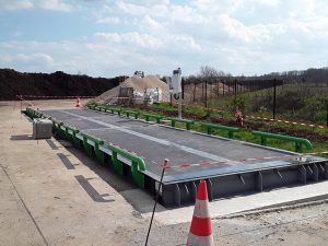 Pont-bascule Métallo-béton hors-sol 18 m avec borne - Paysagiste-terrassement - Loiret (45)